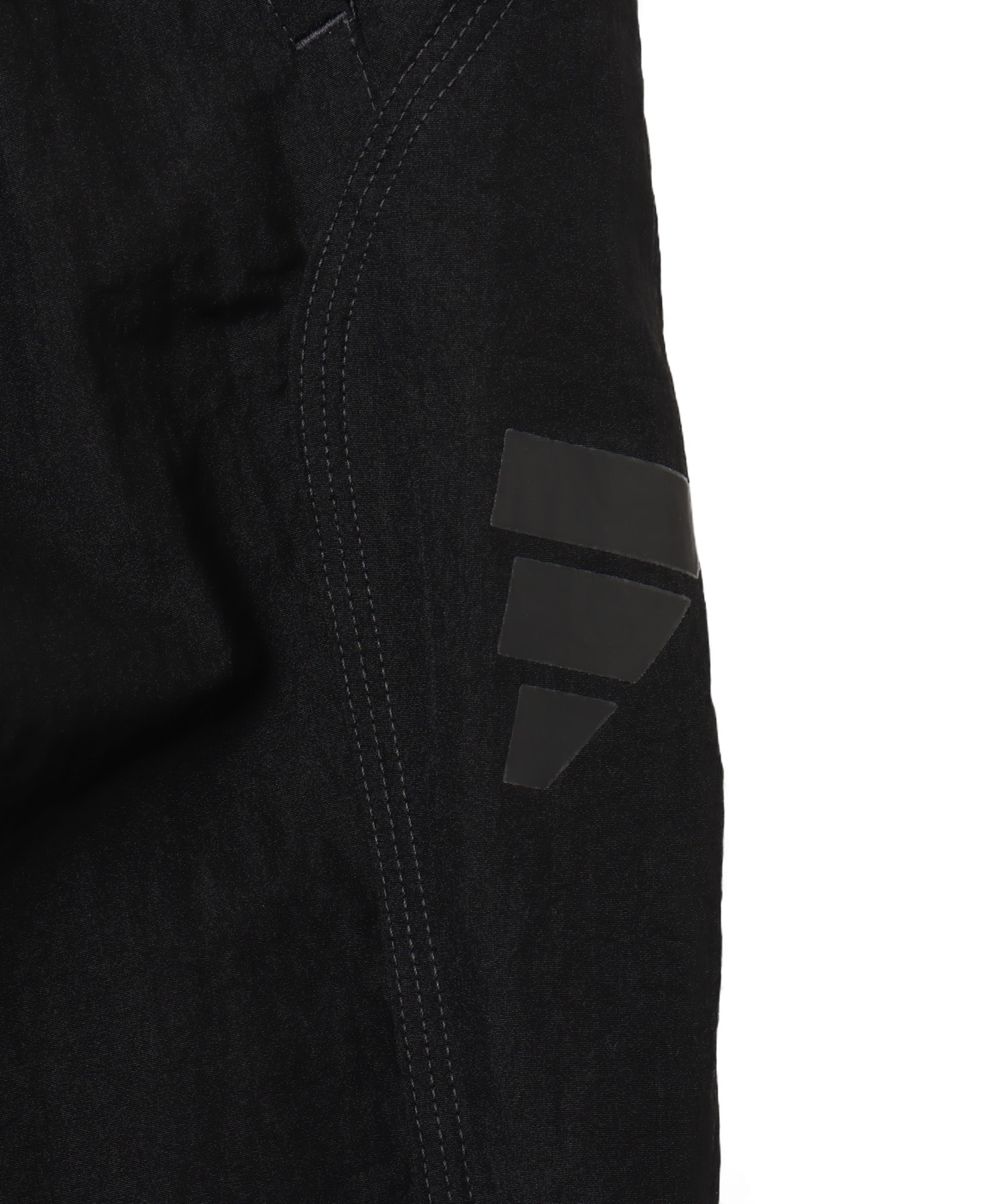 adidas DAY//Ø WOVEN PANTS M ブラックの画像