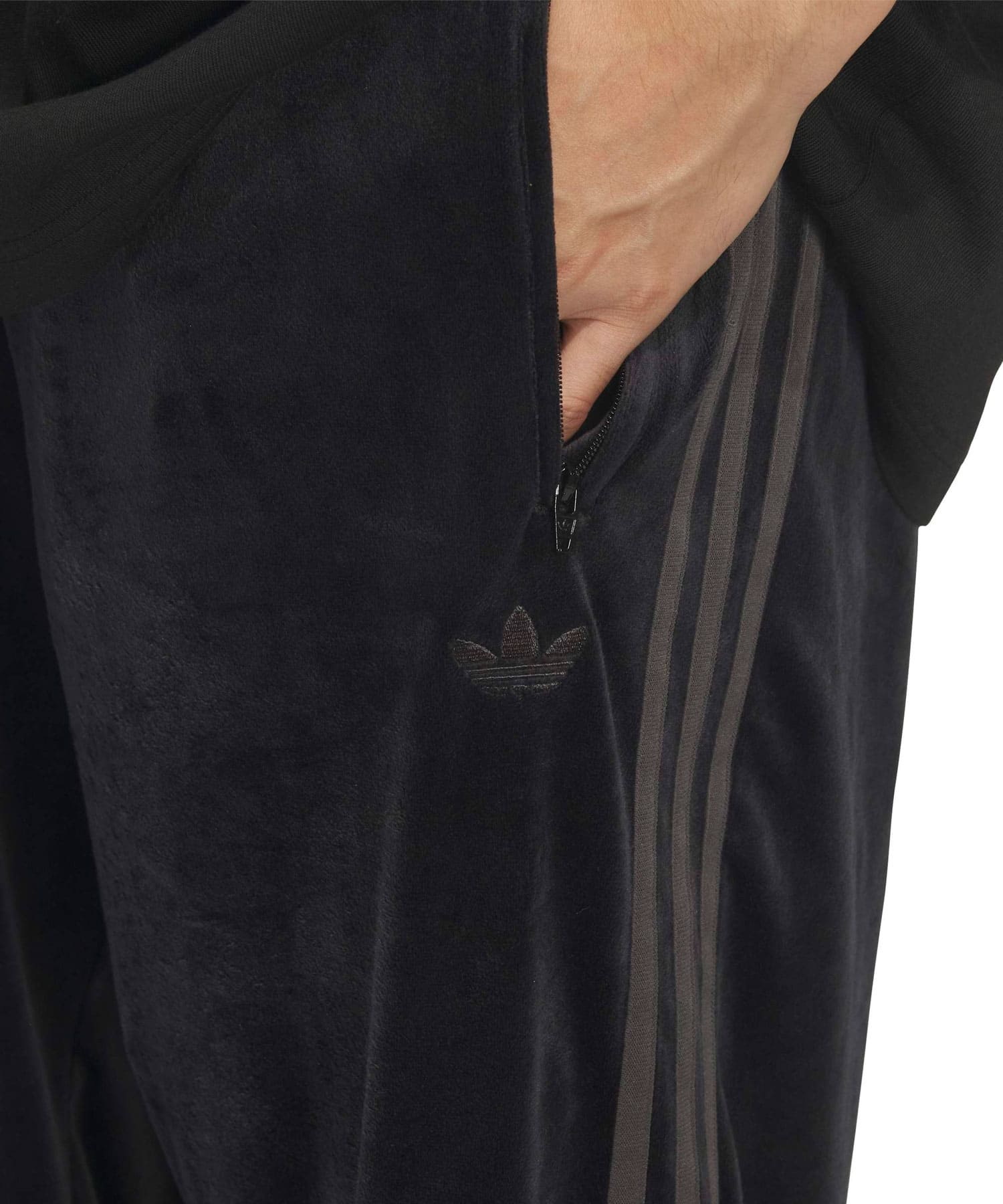adidas FIREBIRD TRACK PANT VELOUR ブラックの画像