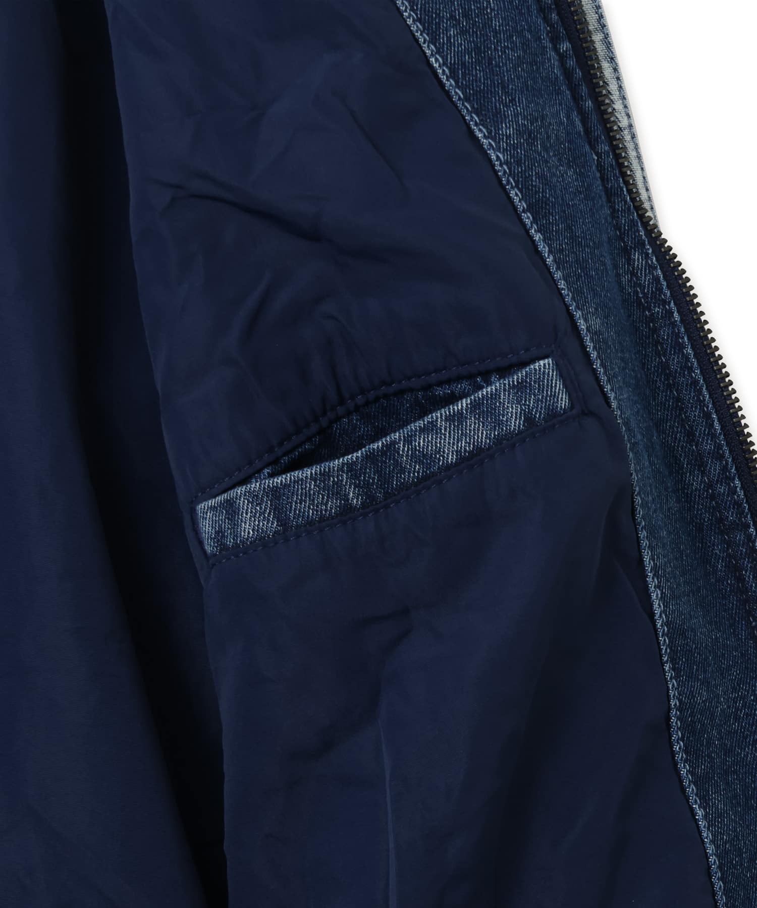 adidas SST TRACK TOP ライトデニムの画像