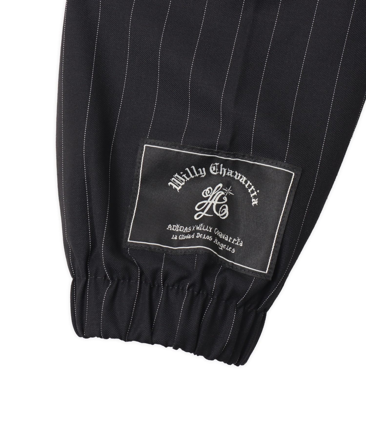 adidas CHAVARRIA PINSTRIPE TRACK JACKET ブラック/ホワイトの画像