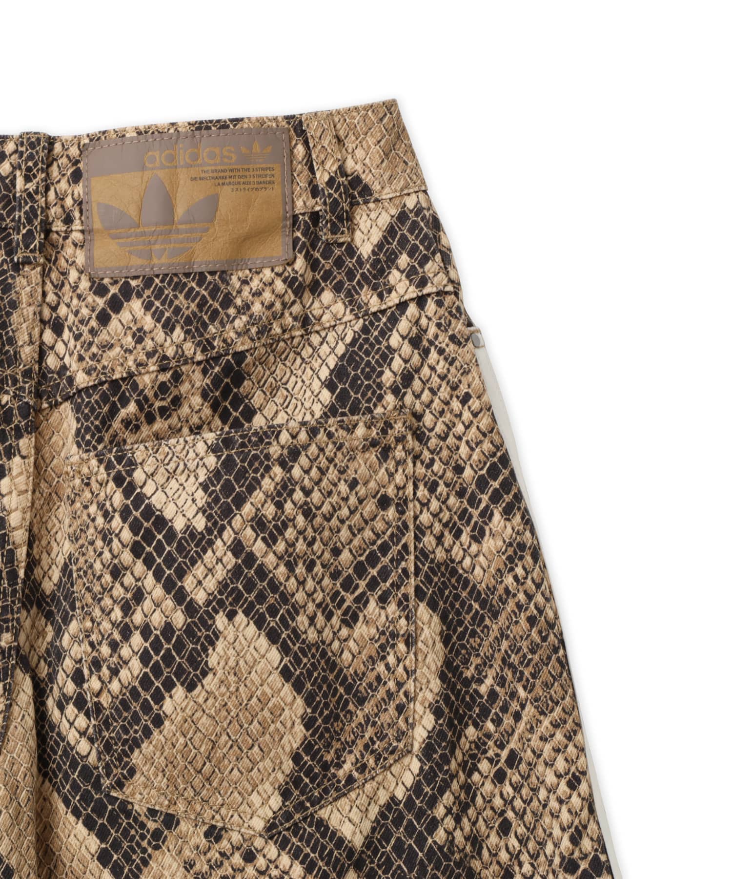 adidas SNAKE PRINT DENIM BERMUDA リネン/マジックベージュの画像