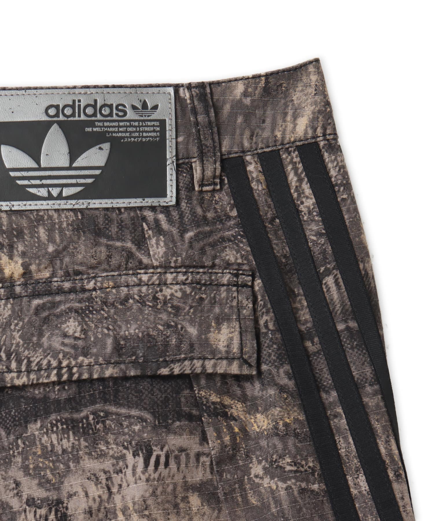 adidas ADILENIUM 5.0  CARGO PANTS マルチカラーの画像