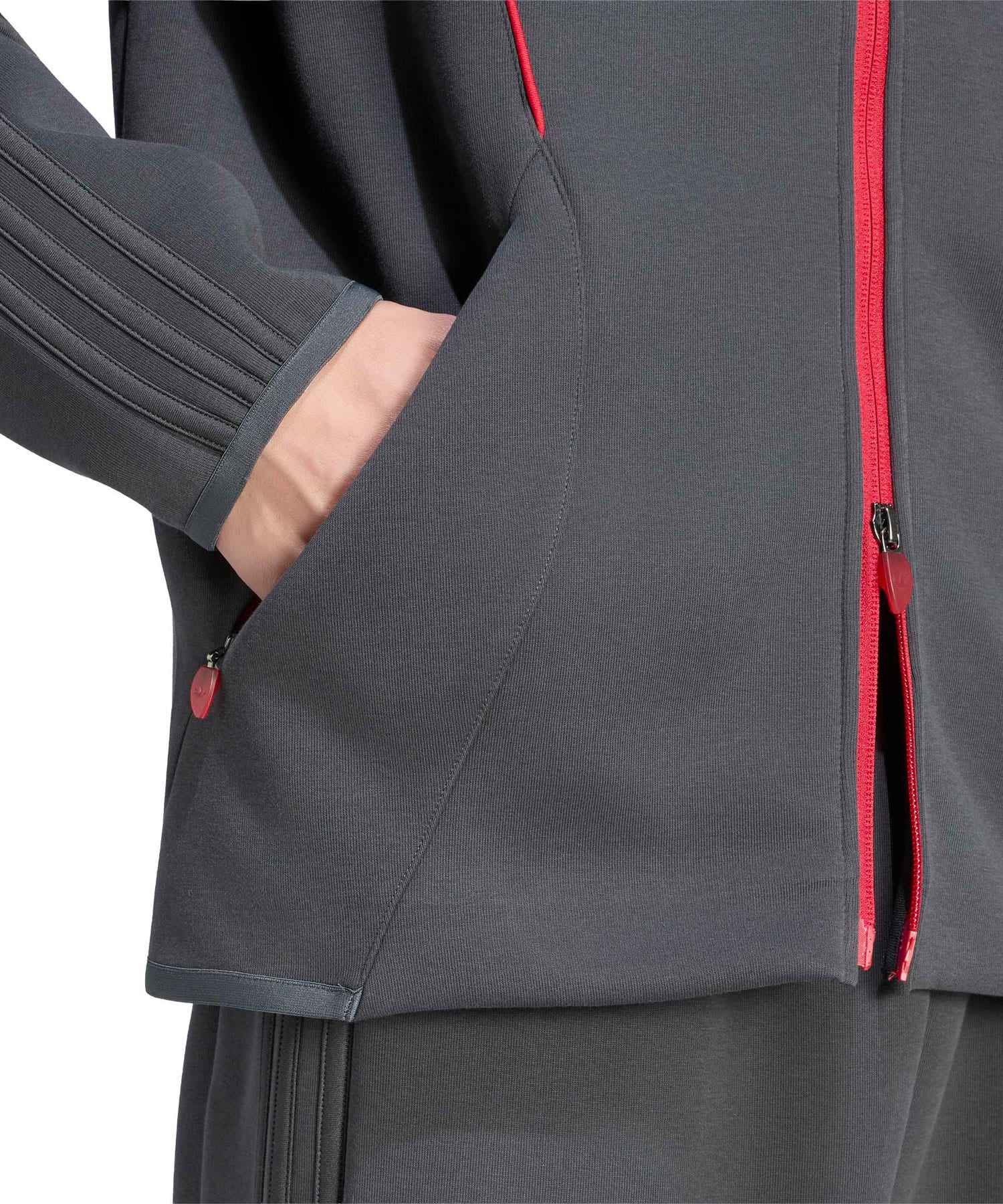 adidas LIVERPOOL FC SPACER TEAMGEIST 26 TRACKTOP カーボンの画像