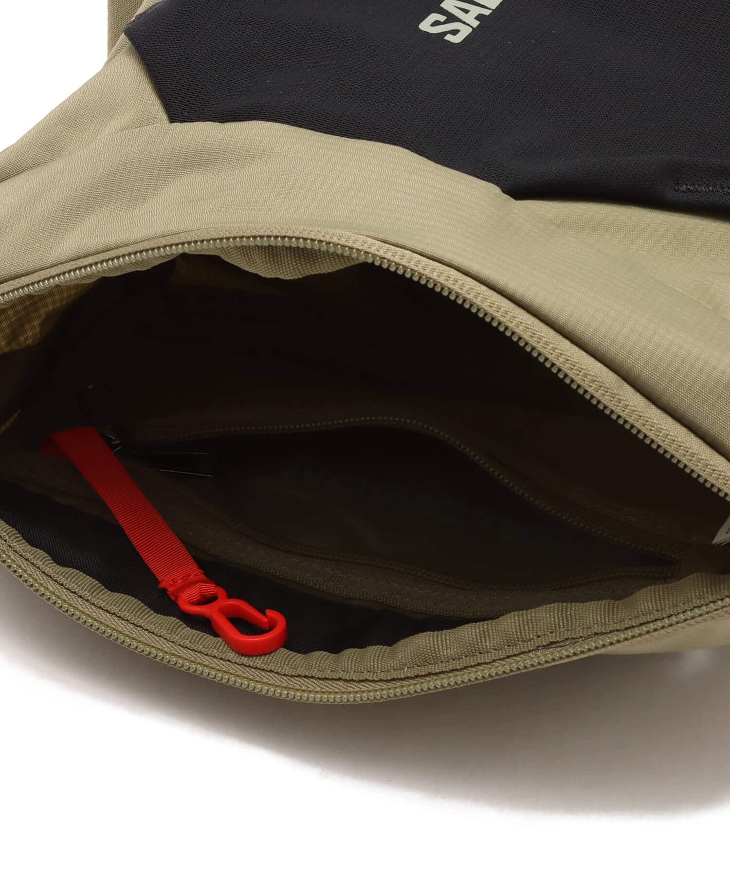 SALOMON PACKABLE TOTE BAG Martini Olive/SEAGRASS/の画像