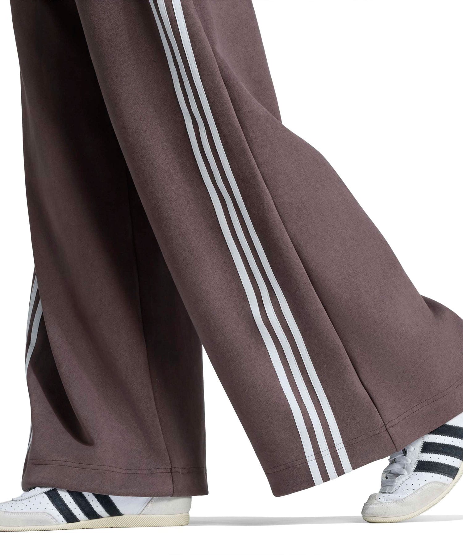 adidas ADILENIUM FAUX SUEDE TRACK PANT オーロラコーヒーの画像