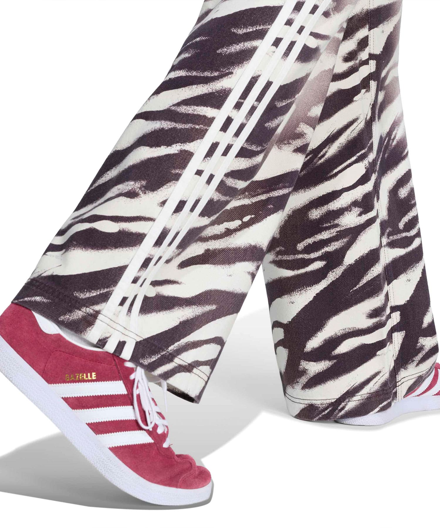 adidas ADILENIUM ZEBRA WIDE LEG DENIM PT オーロラコーヒーの画像