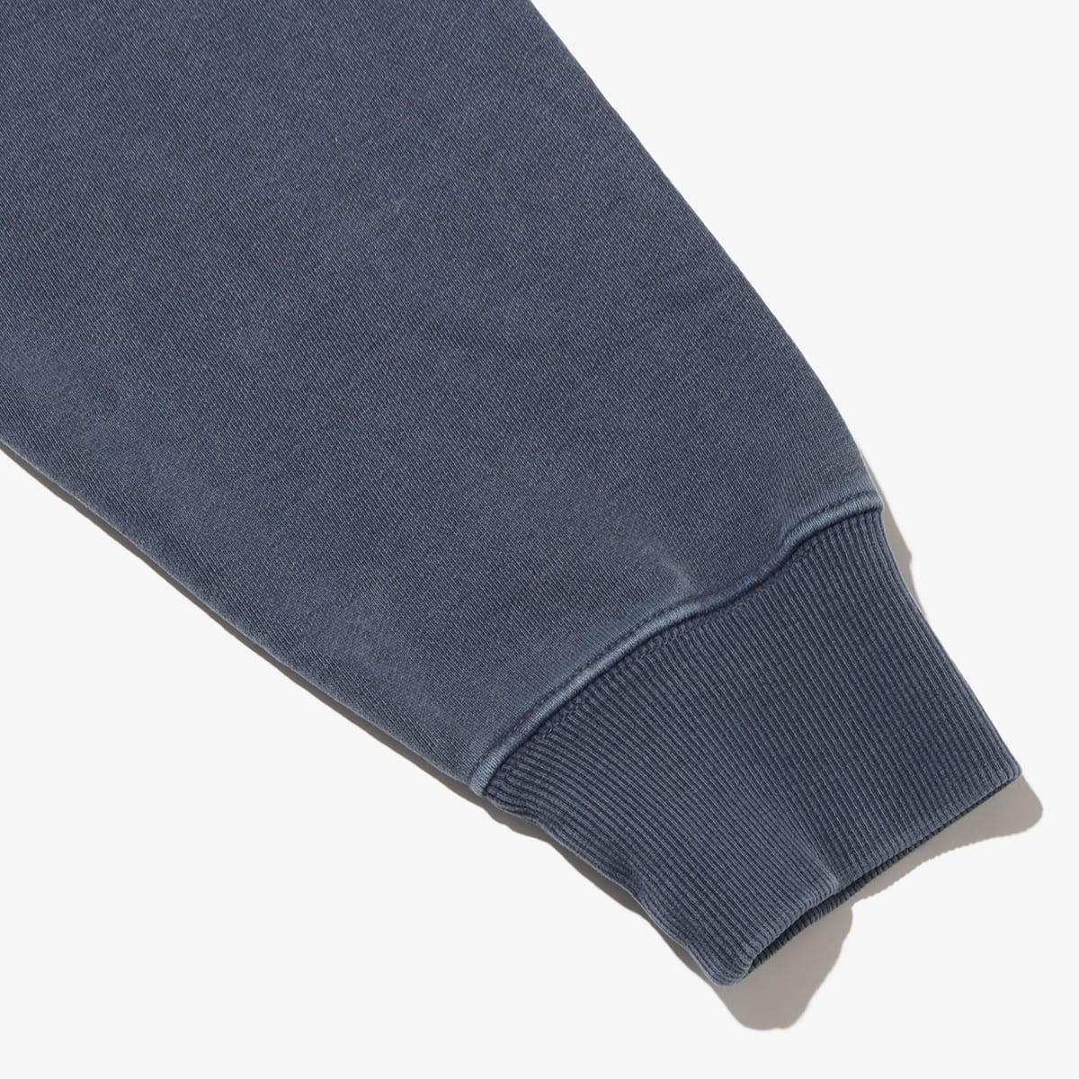 atmos Pigment Dyed Crewneck Sweatshirt NAVYの画像