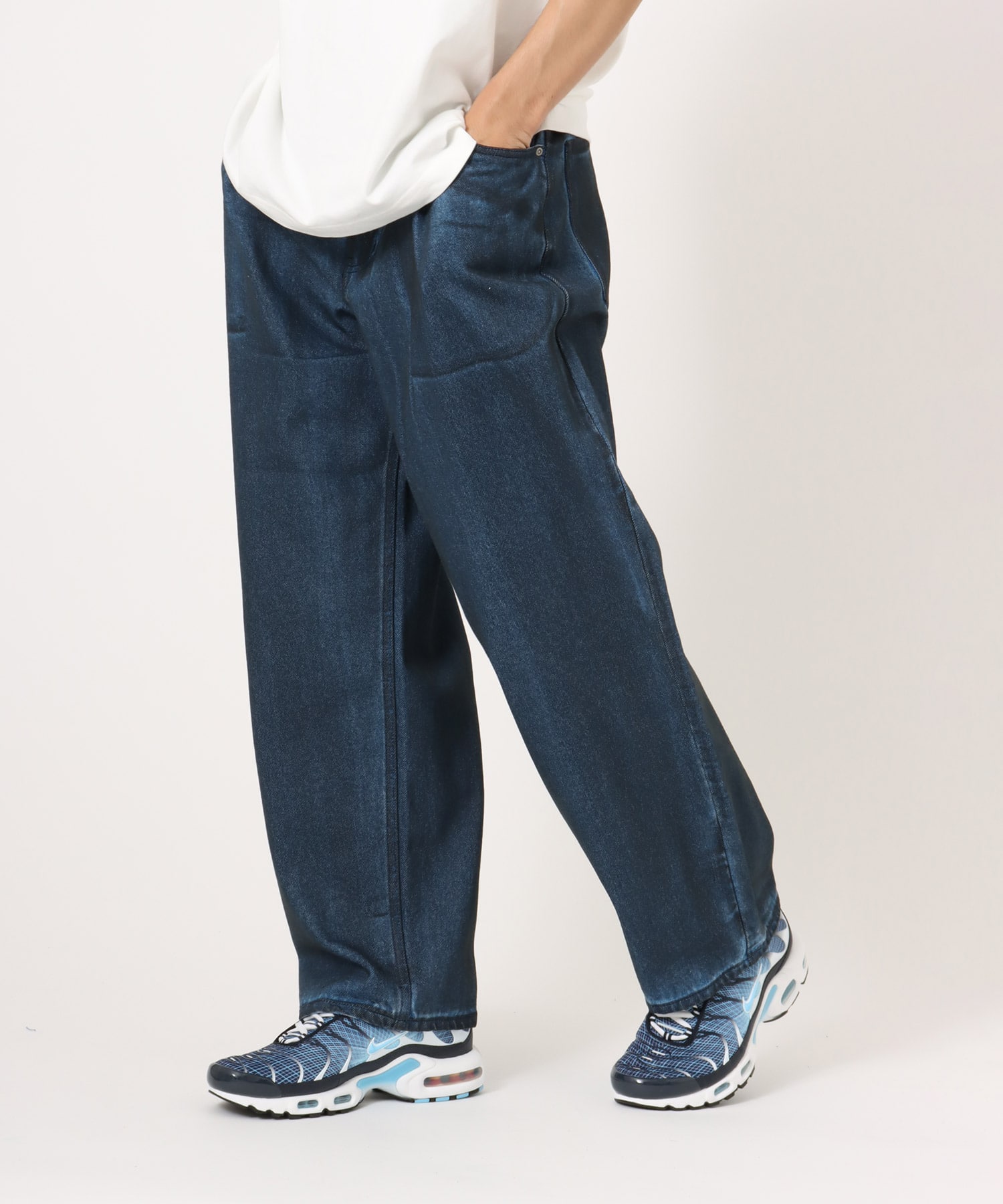 atmos Spray Print Baggy Denim Pants BLUEの画像