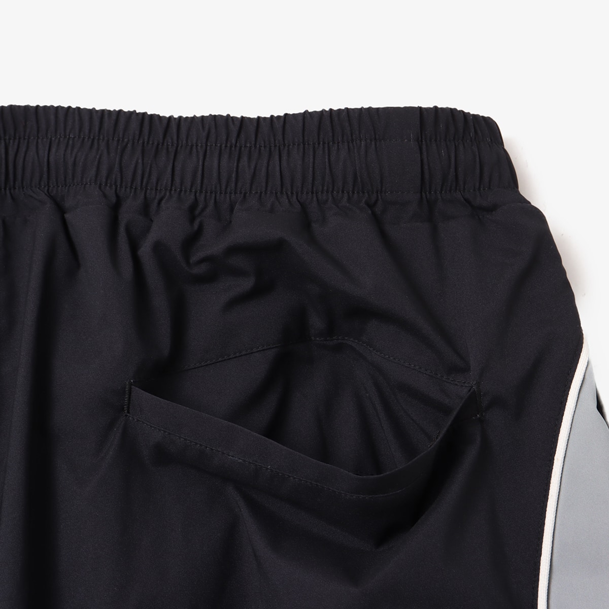 UMBRO x atmos Soccer Shorts BLACKの画像