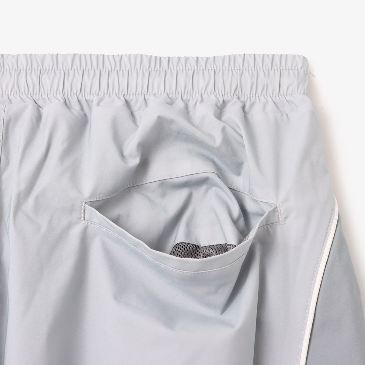 UMBRO x atmos Soccer Shorts GRAYの画像