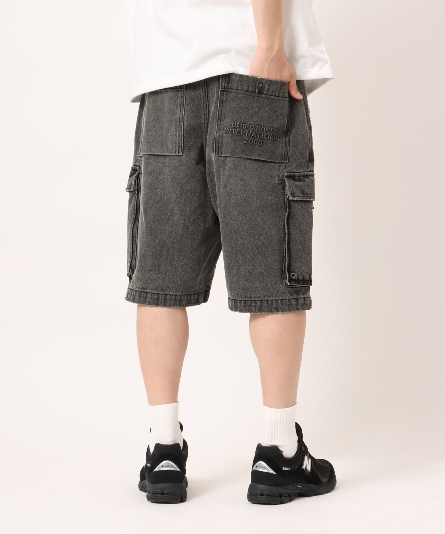 atmos Baggy Cargo Shorts BLACKの画像