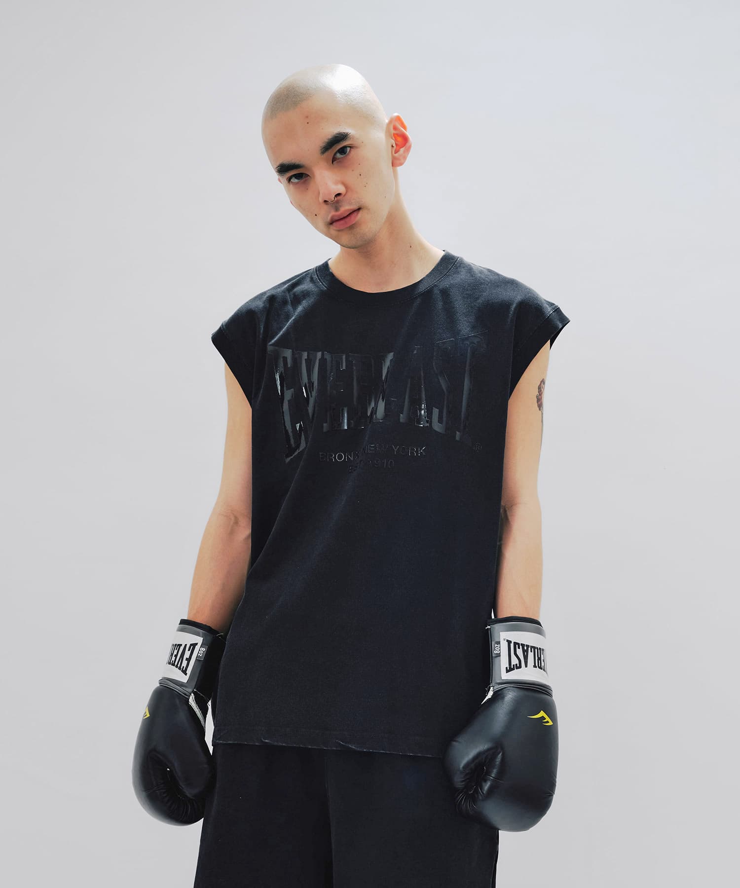 atmos x EVERLAST Vintage Finish NS T-shirt BLACKの画像