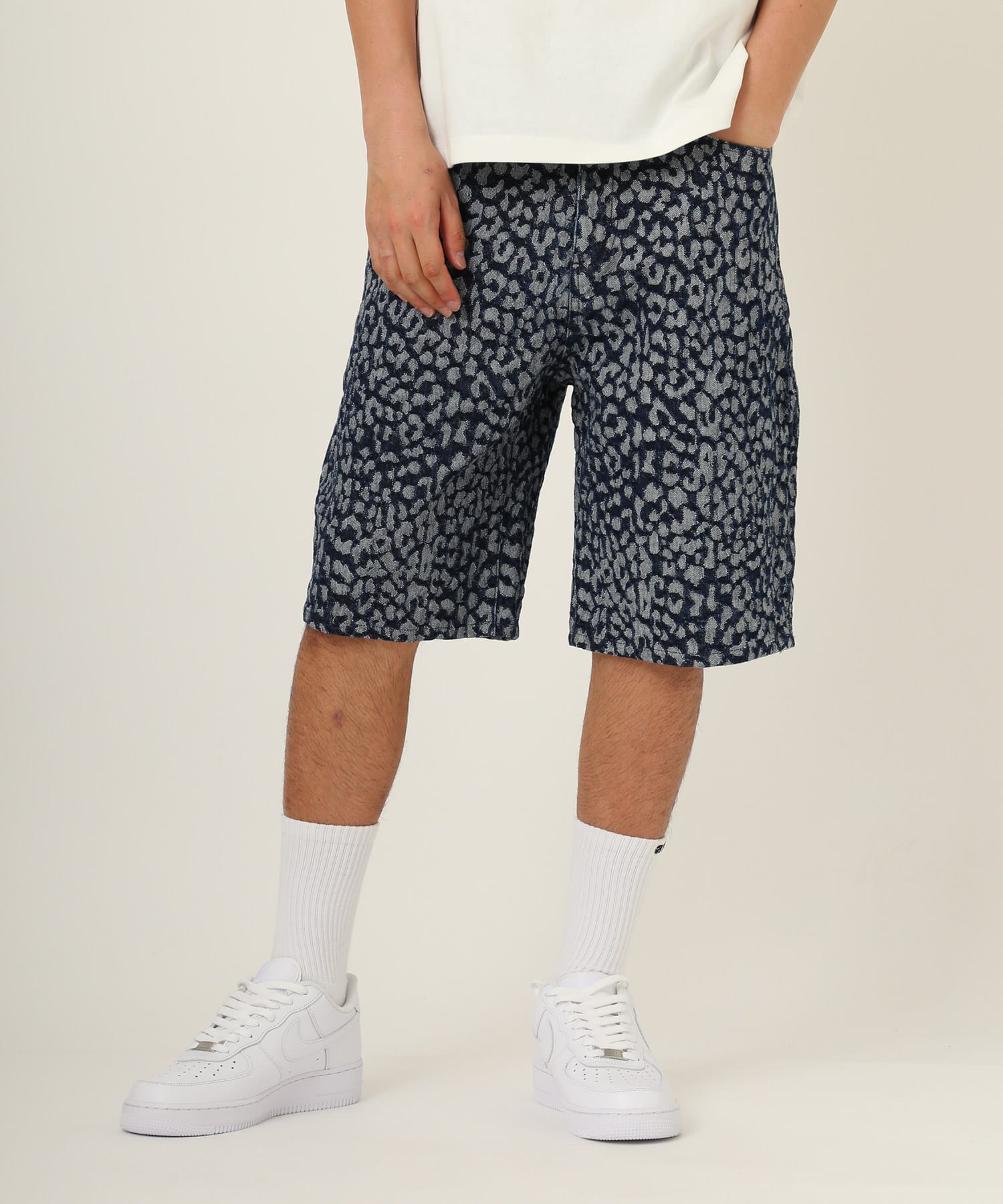 atmos Leopard Pattern Baggy Shorts BLUEの画像