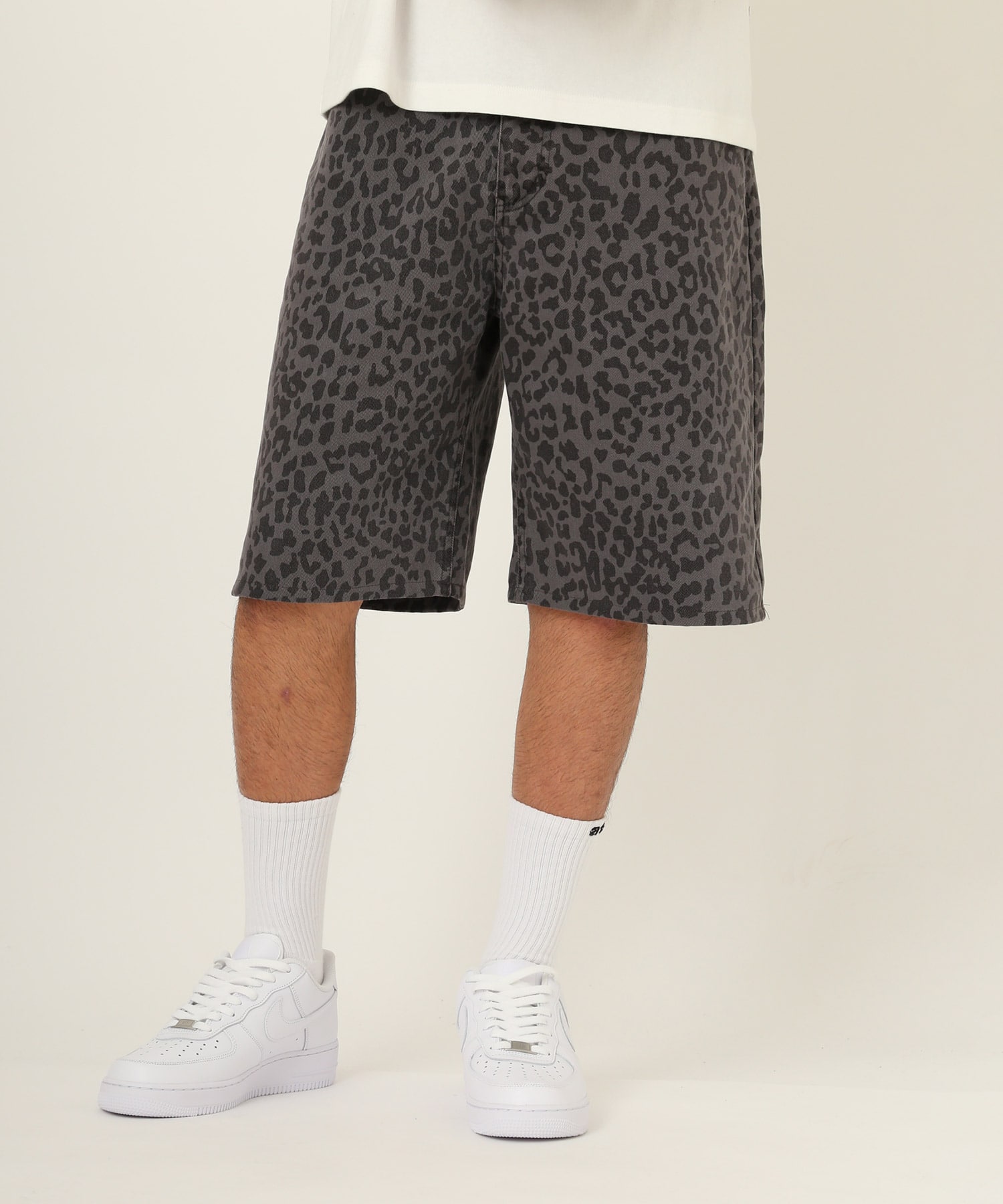 atmos Leopard Pattern Baggy Shorts LIGHT BLACKの画像