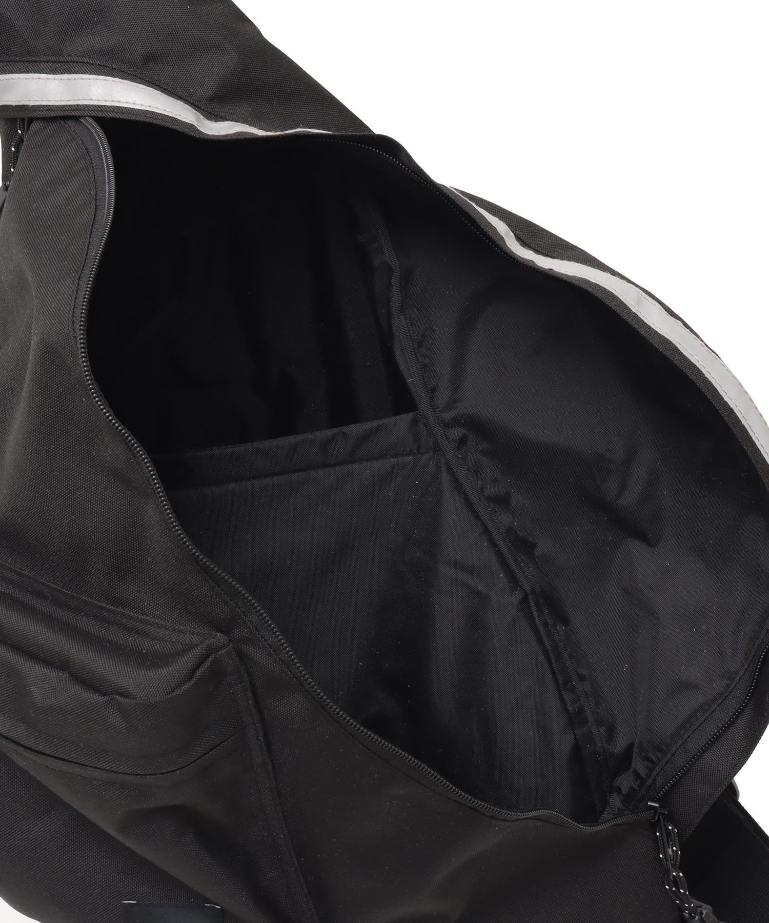 atmos One Sholder Bag BLACKの画像