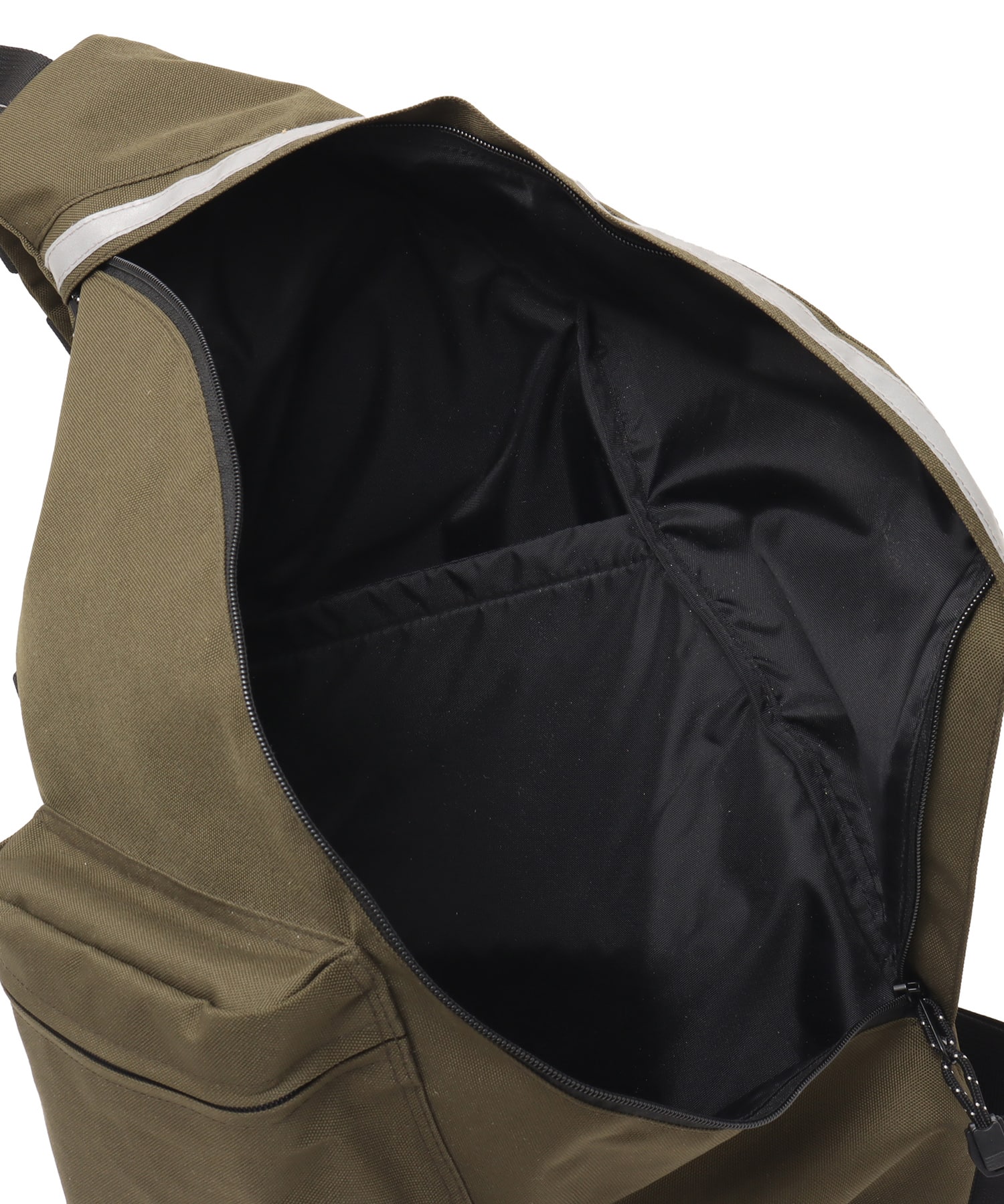 atmos One Sholder Bag KHAKIの画像