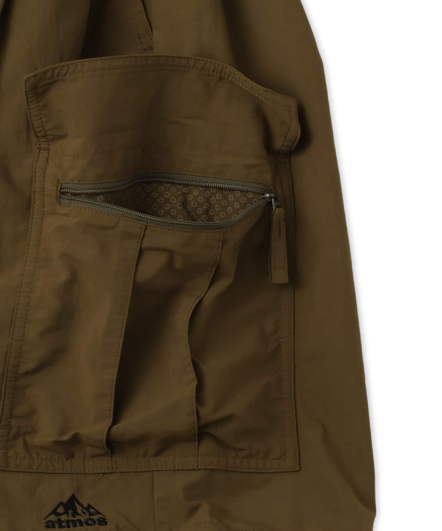 Columbia x atmos Baggy Cargo Shorts KHAKIの画像