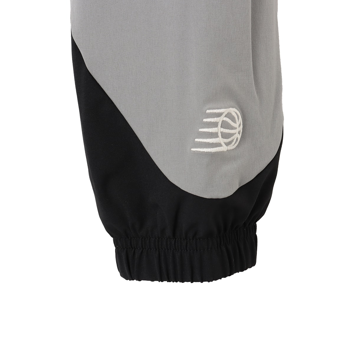 New Balance Hoops Woven Track Jacket ブラックの画像