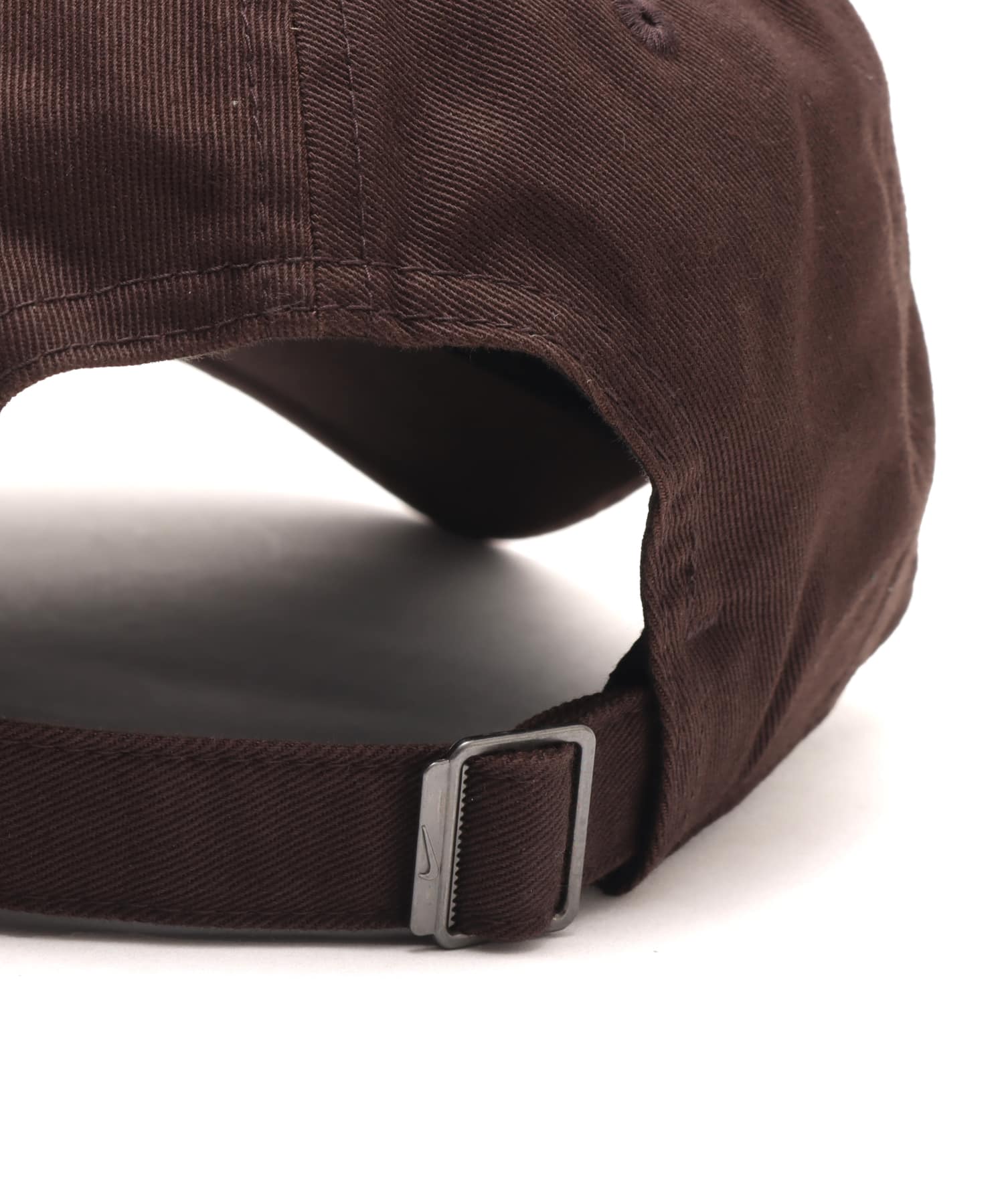 NIKE CLUB UNSTRUCTURED ORGANIC COTTON CAP DARK CINDERの画像