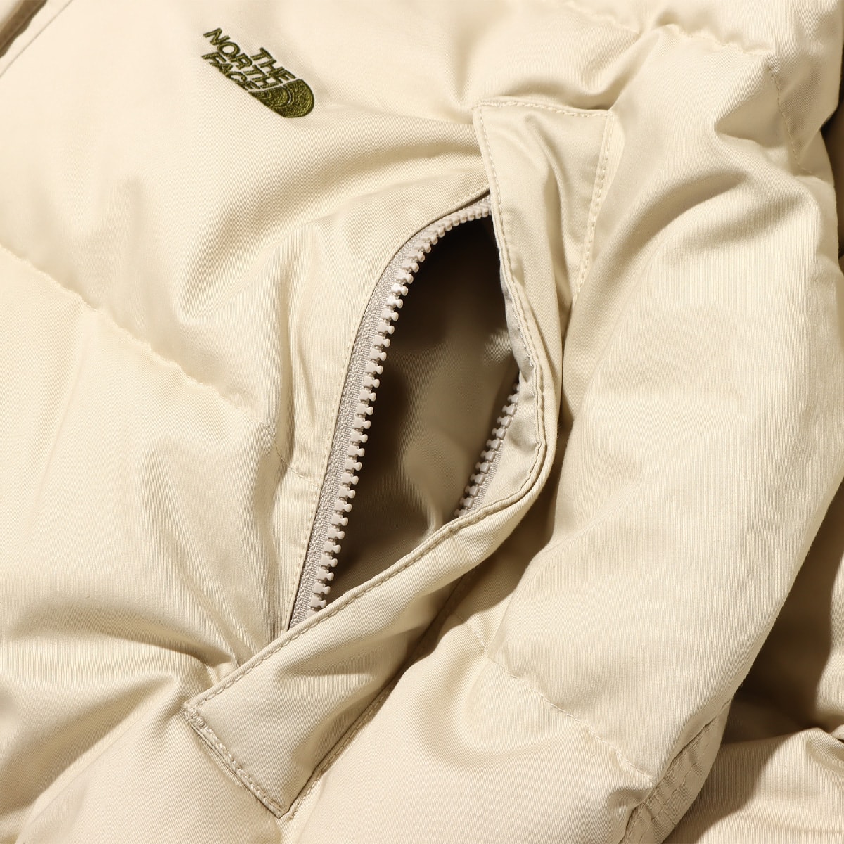 THE NORTH FACE PURPLE LABEL Lightweight Twill Mountain Down Jacket Light Beige 22FW-Iの画像