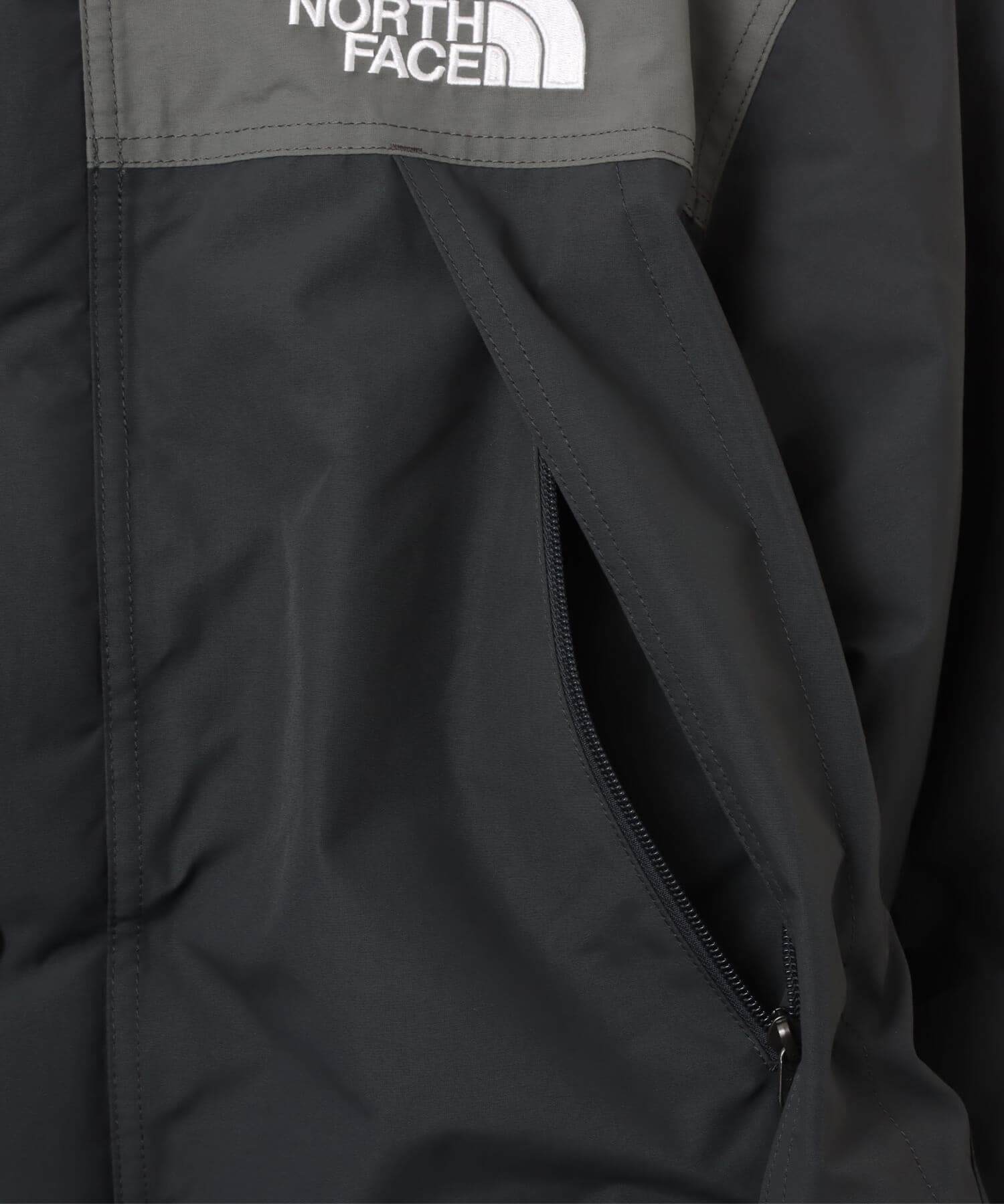 THE NORTH FACE Mountain Down Jacket ヒューズボックスグレーxアスファルトグレーの画像