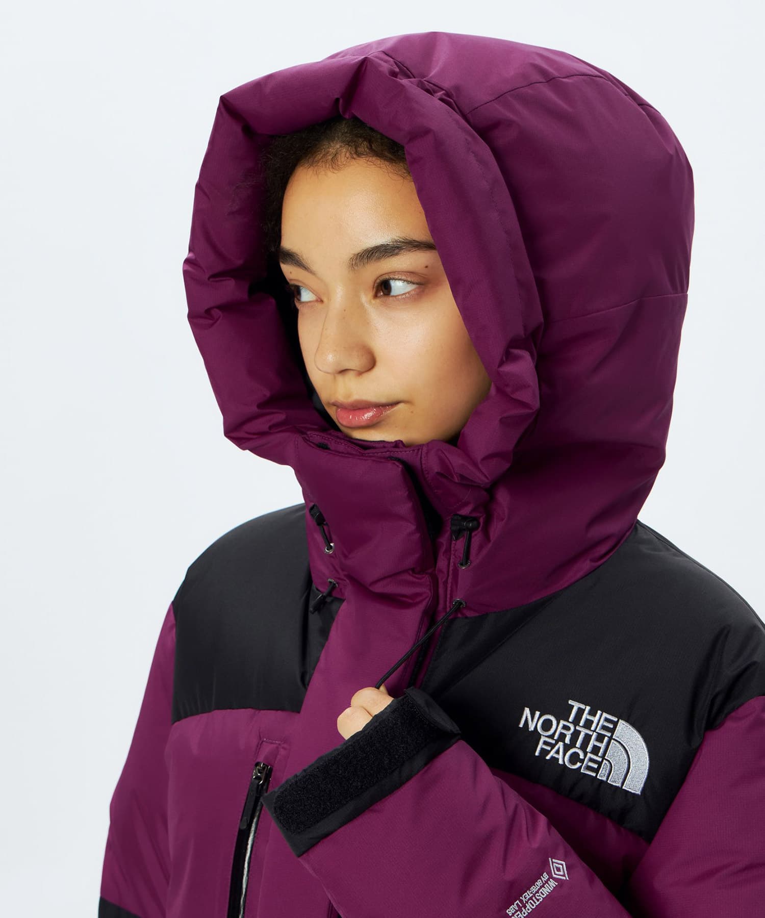 THE NORTH FACE Womens Short Baltoro Light Jacket ブラックxロックスバリーピンクの画像