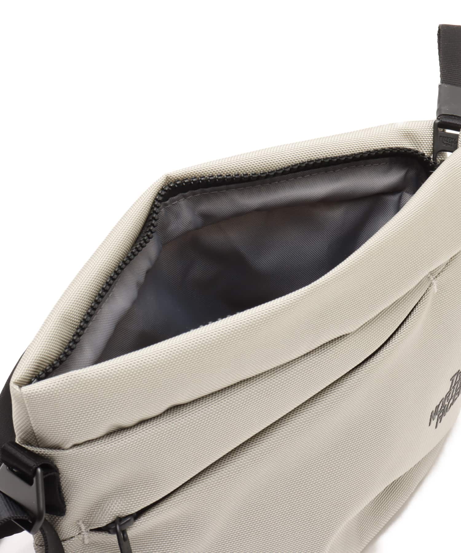 THE NORTH FACE Pyrenees Shoulder S ソープストーンの画像