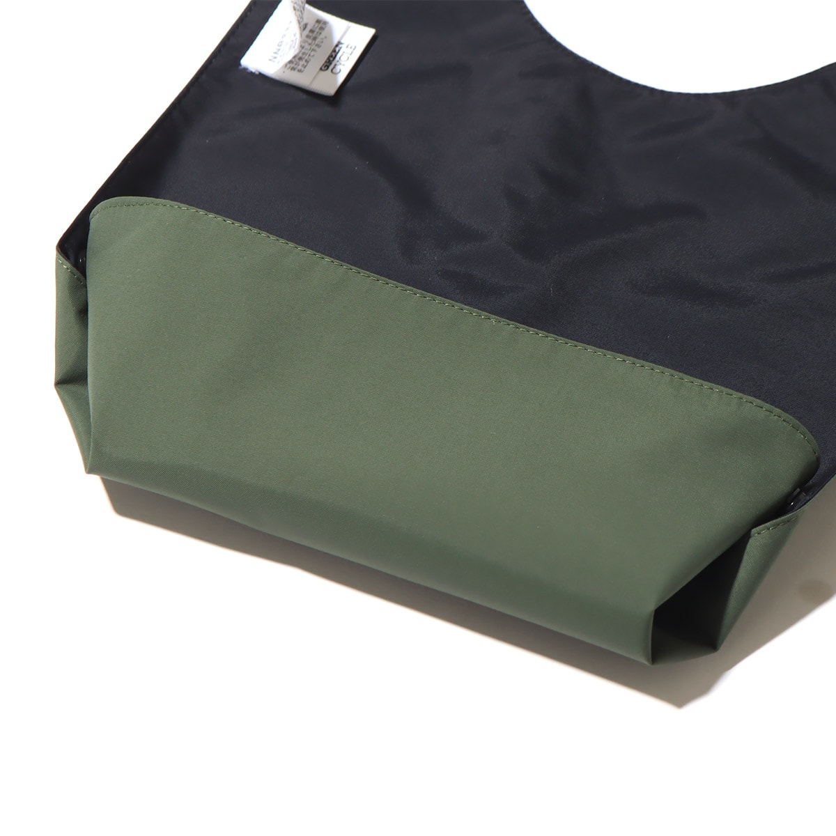 THE NORTH FACE BABY COMPACT YUMMY BIB タイムグリーン 22FW-Iの画像