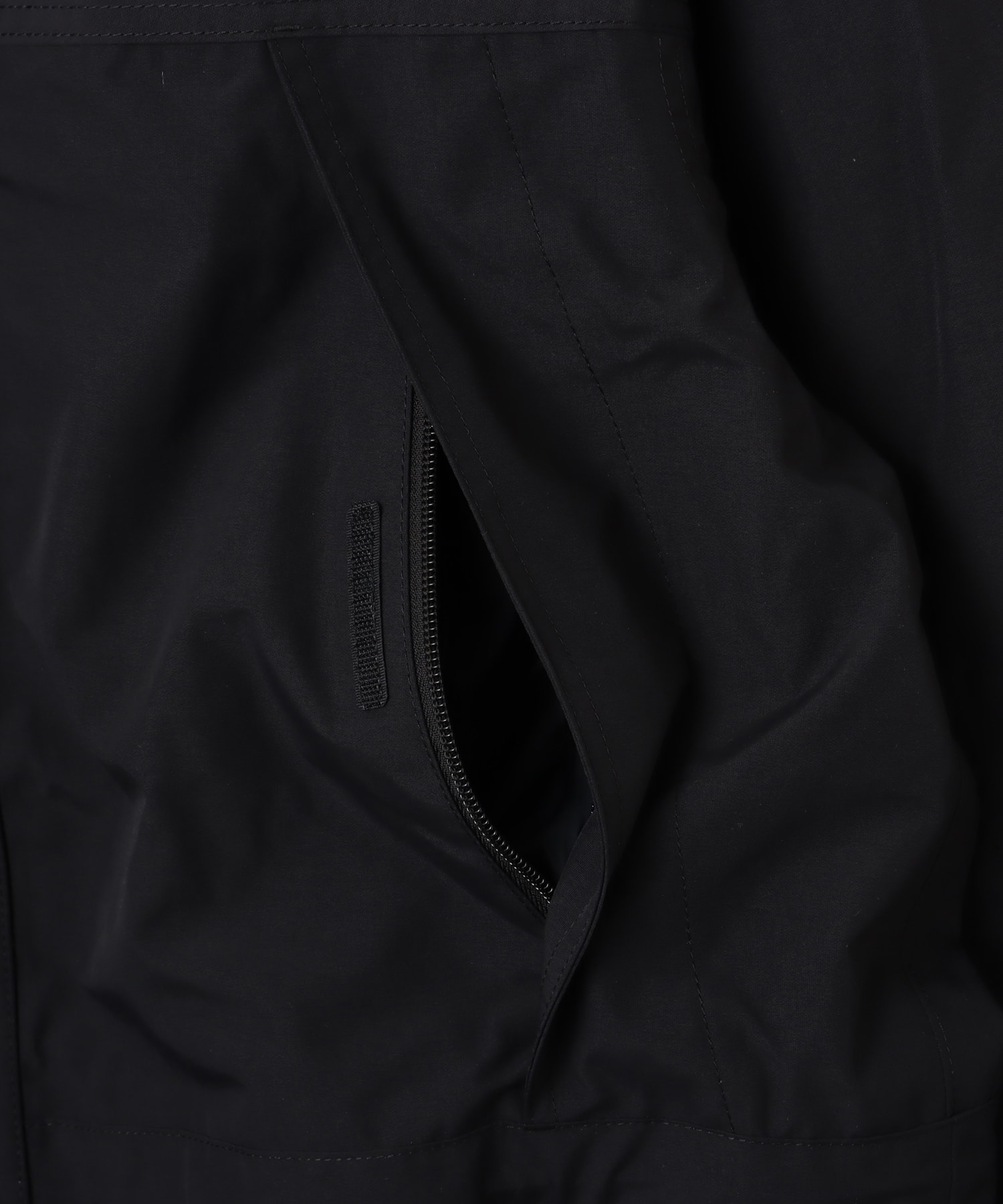 THE NORTH FACE Mountain Light Jacket ブラックの画像