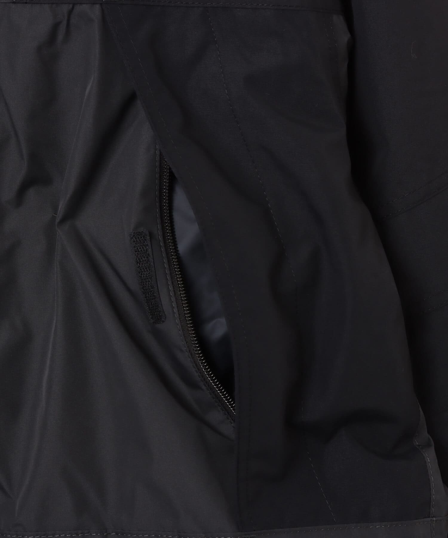 THE NORTH FACE Mountain Insulation Jacket ブラックxアスファルトグレーの画像