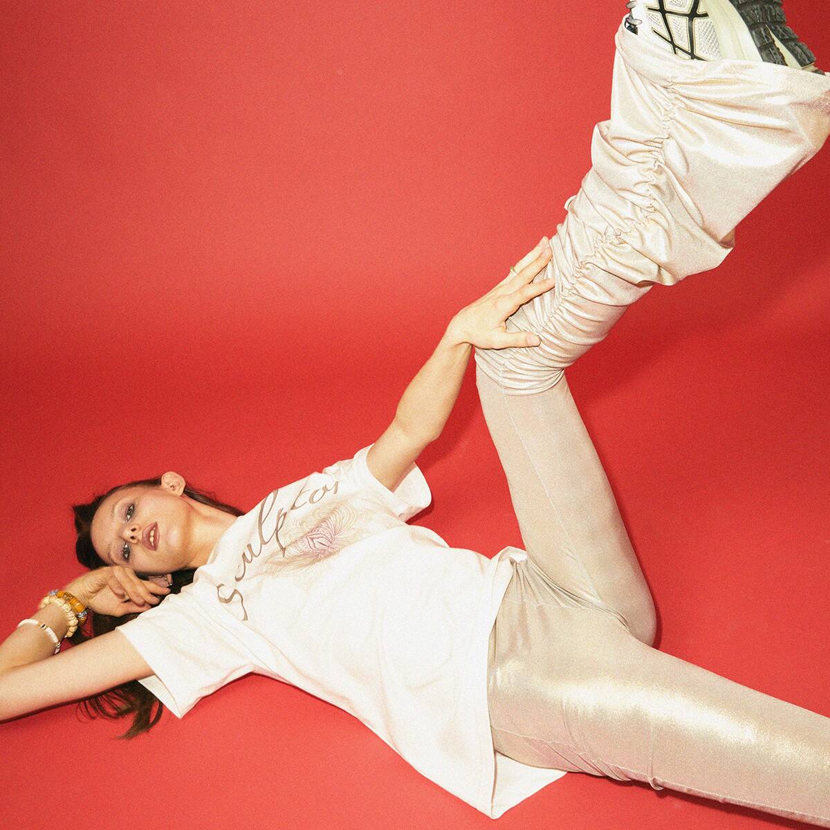 SCULPTOR Glossy Shirring Leggings GOLD 22FA-Iの画像
