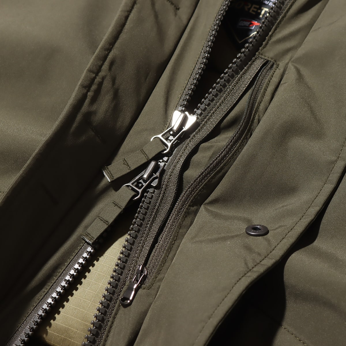 nanamica GORE-TEX Short Down Jacket Khaki Greenの画像
