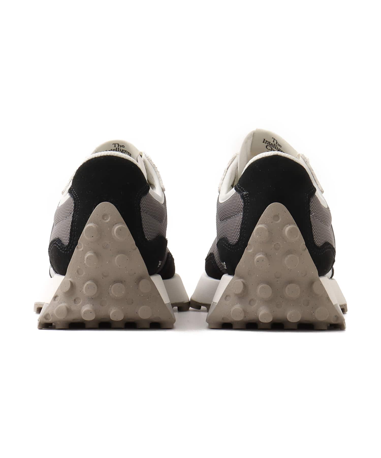 New Balance U327LNB BLACKの画像