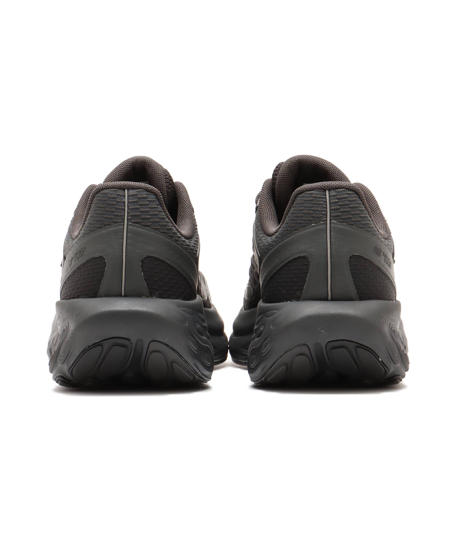 New Balance UTRNWD BLACKの画像