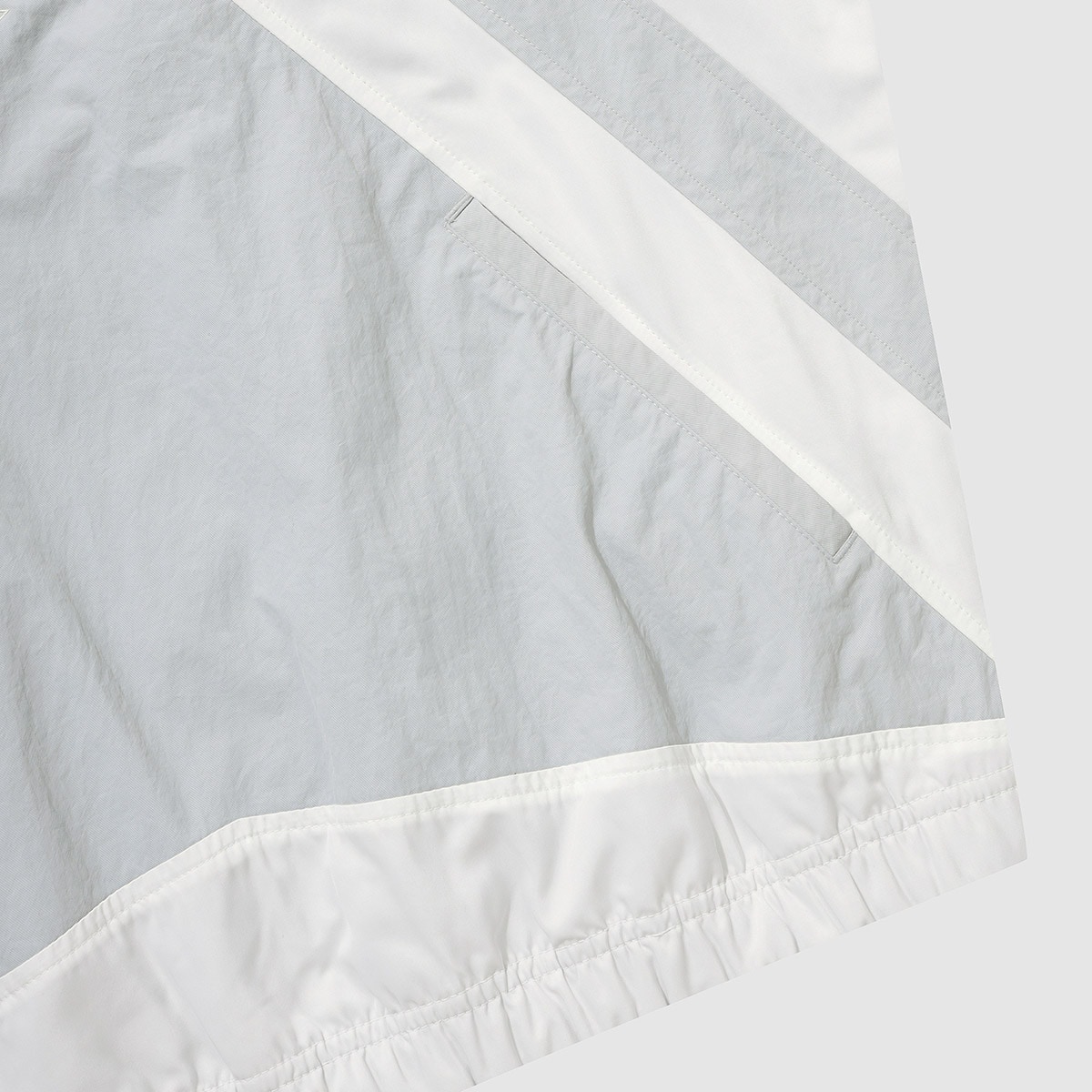 UMBRO HBL OG Woven Standneck Anorak ライトグレーの画像