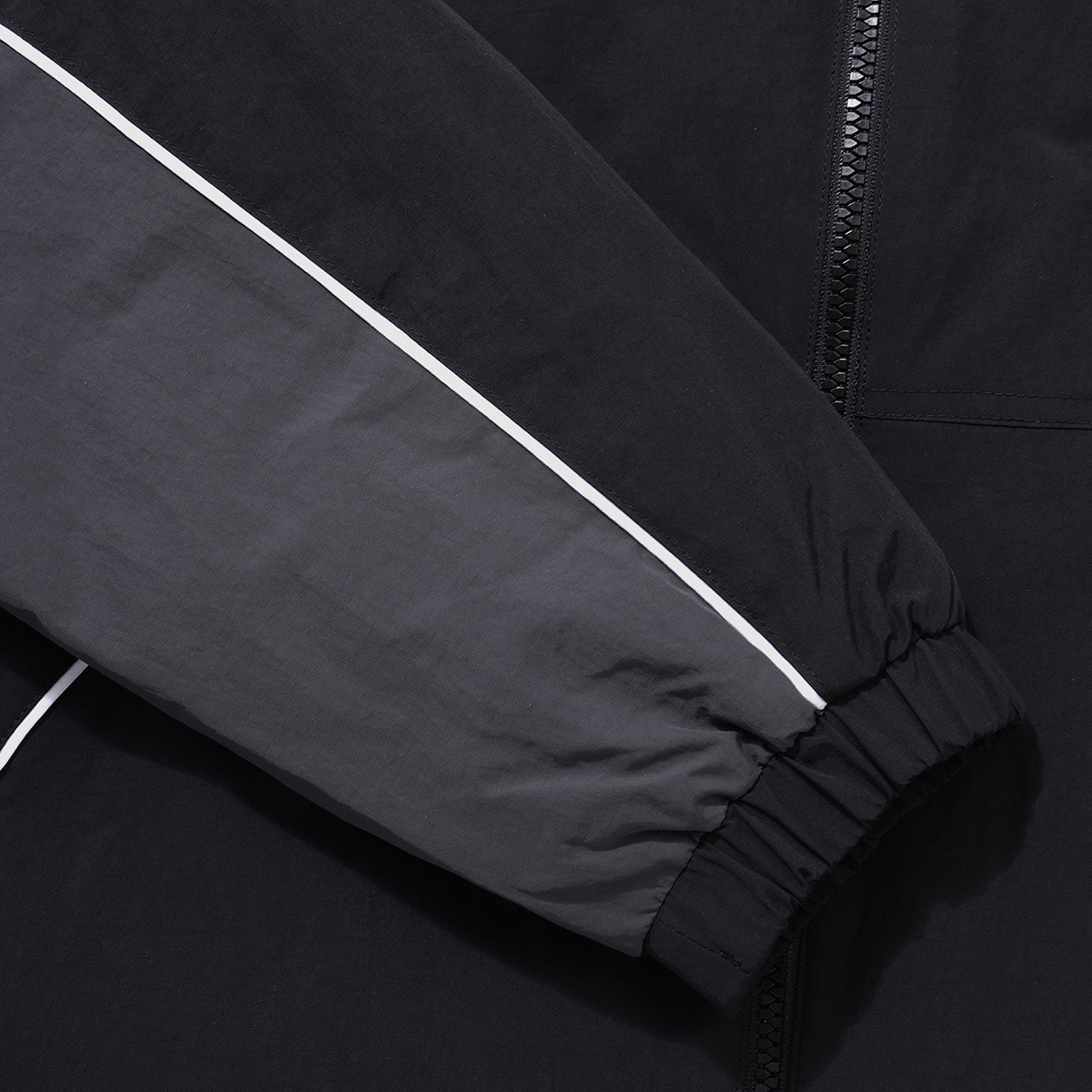 UMBRO HBL CELEB Hoodie PaddingJacket ブラックの画像