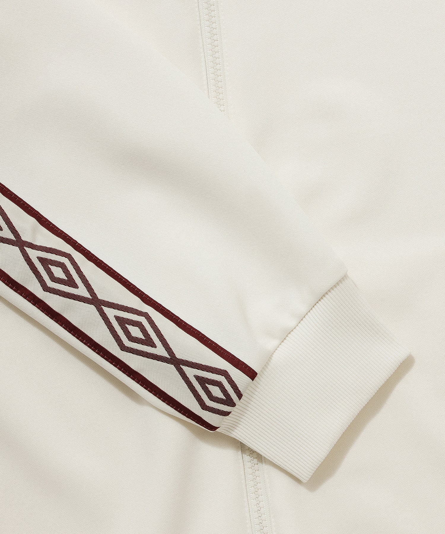 UMBRO 【KOREA COLLECTION】HBL OG STAND-NECK TRACKJACKET ホワイトの画像