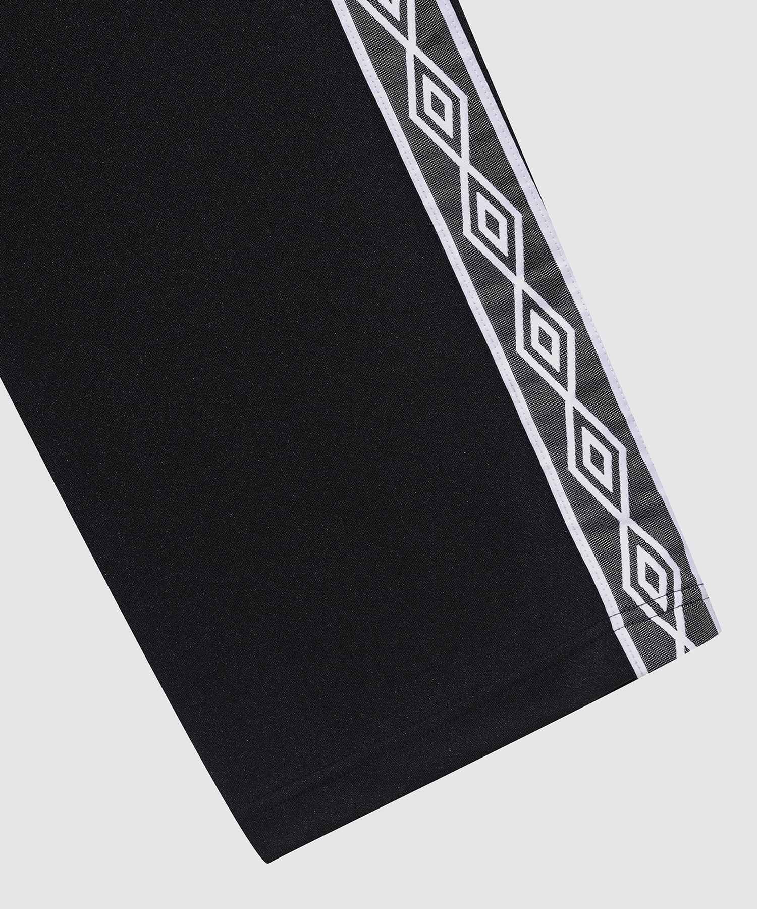 UMBRO 【KOREA COLLECTION】HBL OG TRACKPANTS ブラックの画像