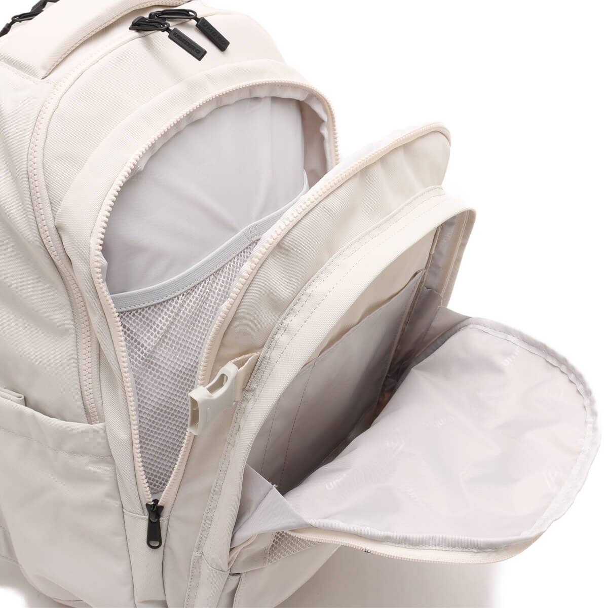 UMBRO BACKPACK ベージュ の画像