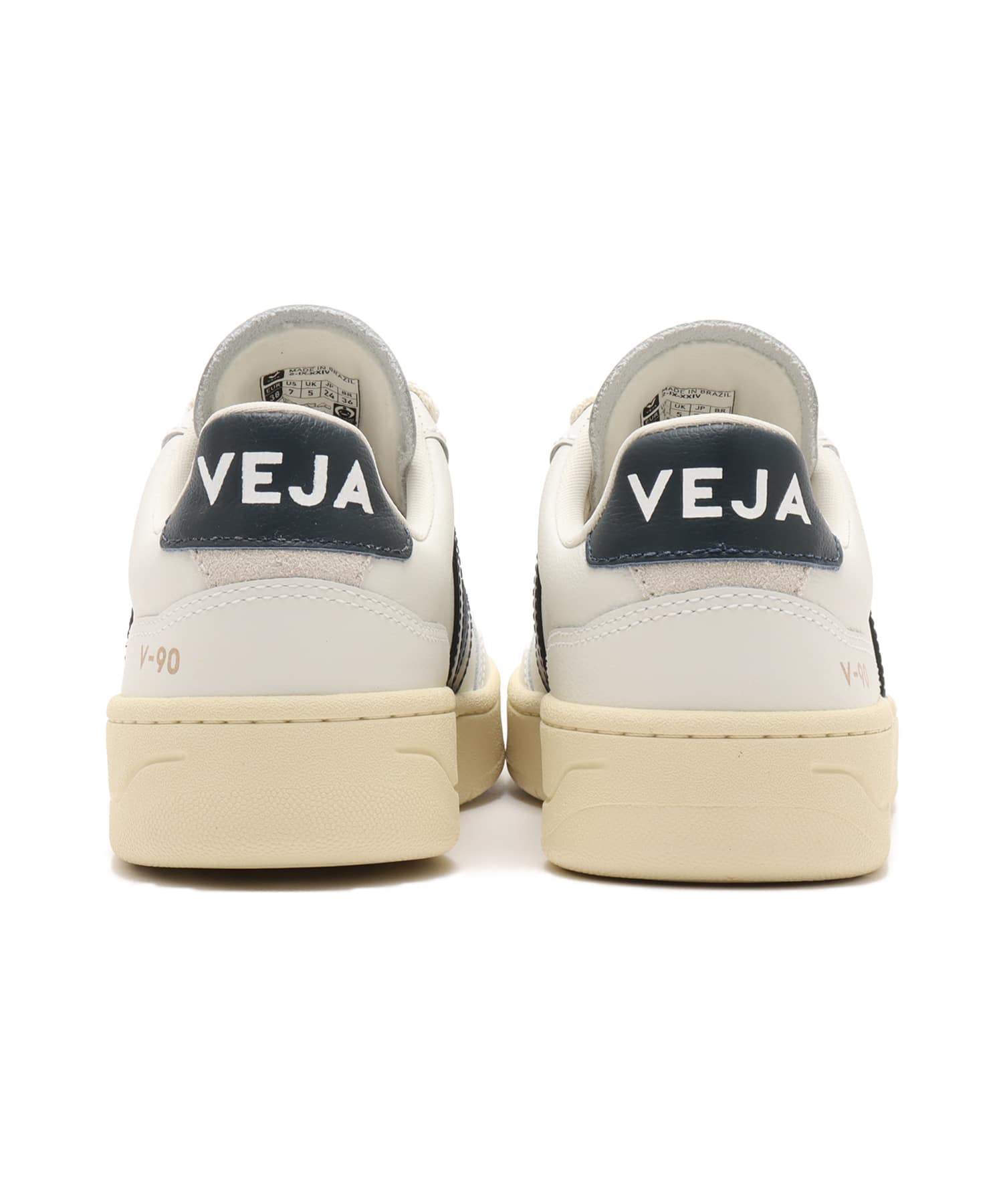 VEJA V-90 EXTRA-WHITE NAUTICOの画像