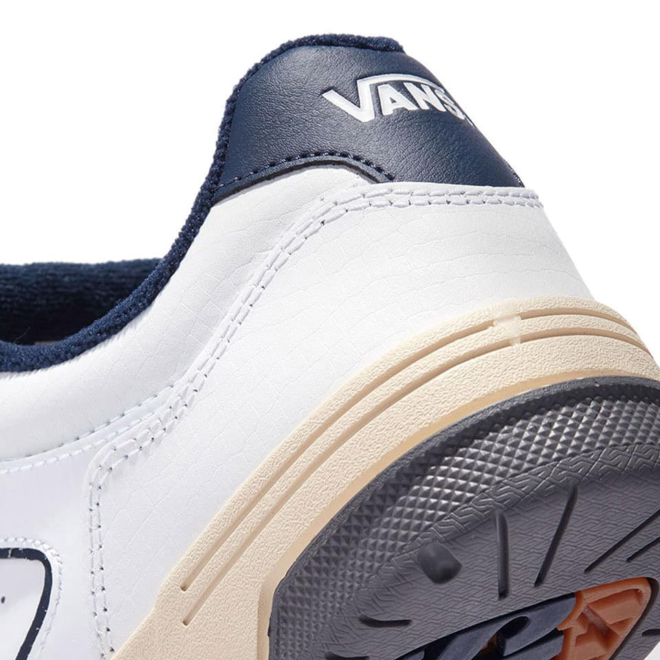 VANS Upland TDC TRUE WHITEの画像