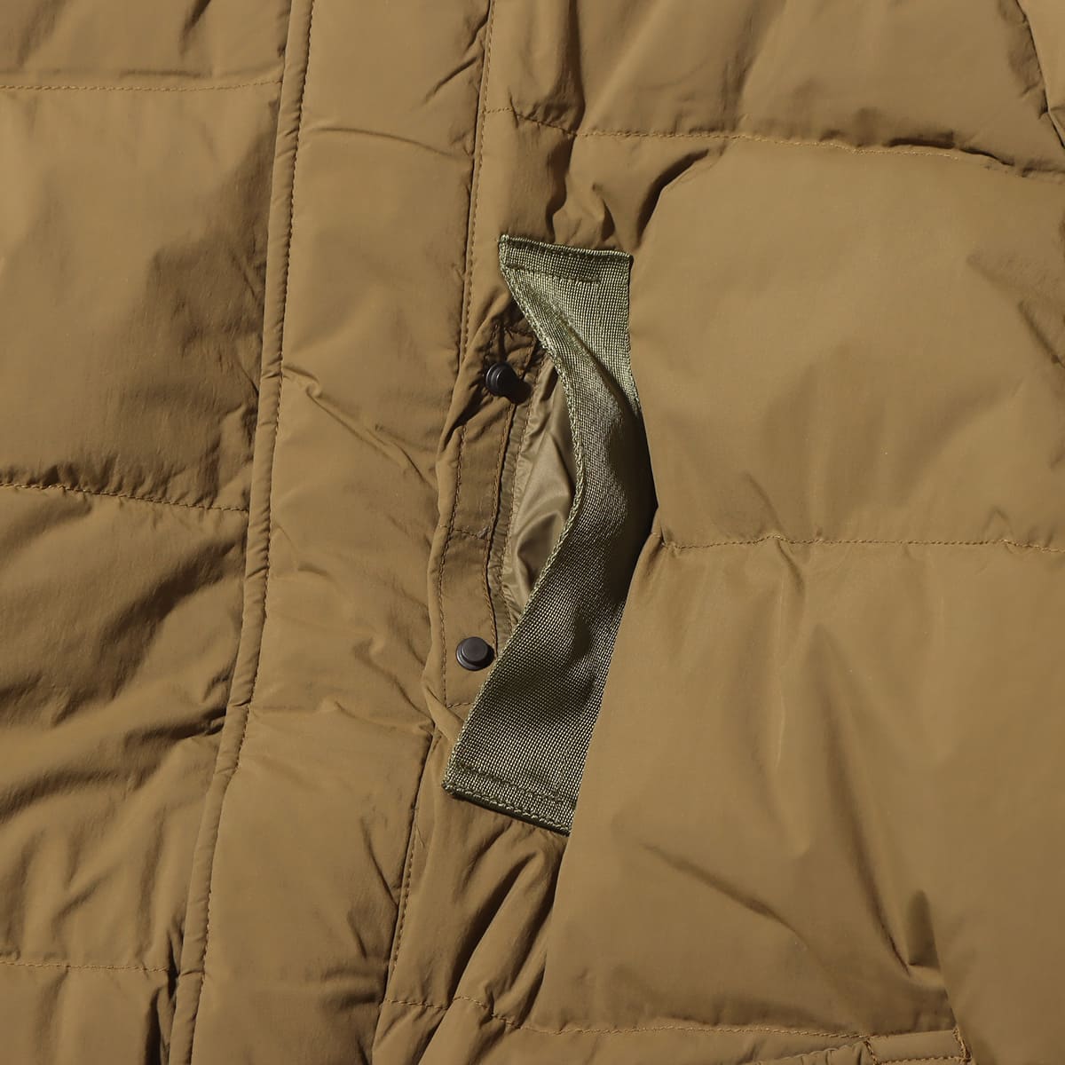 WHITE MOUNTAINEERING x TAION DOWN JACKET KHAKI 23FA-I