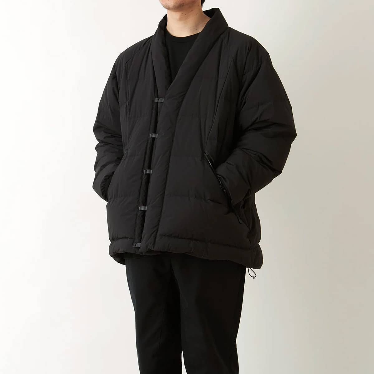 WHITE MOUNTAINEERING x TAION HANTEN DOWN JACKET BLACK|atmos（アトモス） 公式オンラインストア