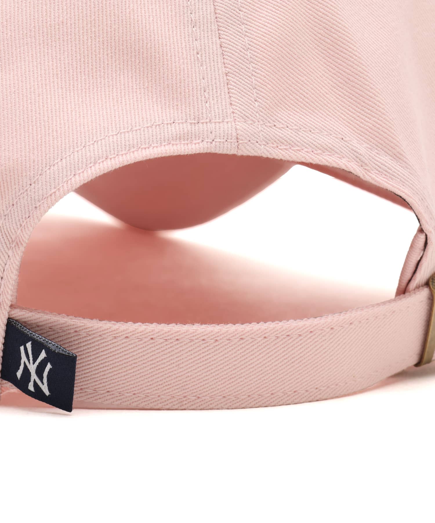 SPORTY＆RICH Yankees Krystal Hat Candy/Whiteの画像