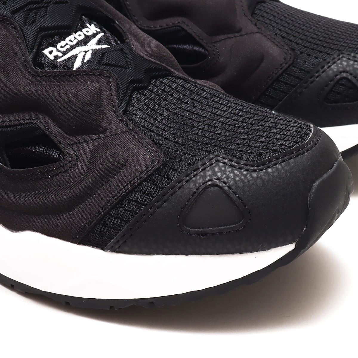 Reebok INSTAPUMP FURY 95 ｺｱﾌﾞﾗｯｸ 24SS-Iの画像