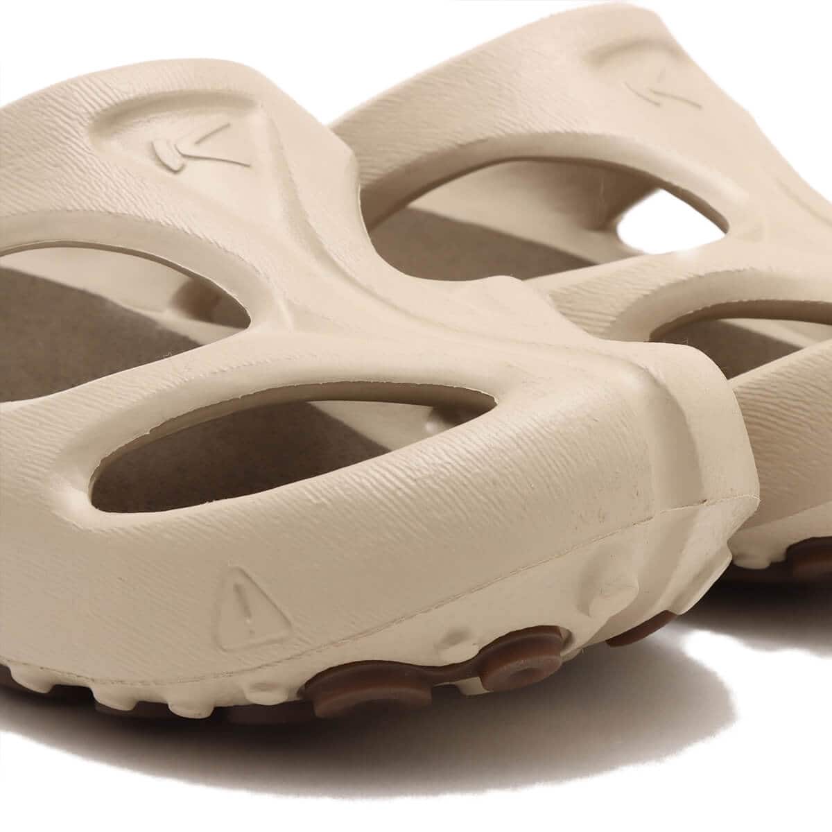 KEEN SHANTI Plaza Taupe/Canteenの画像
