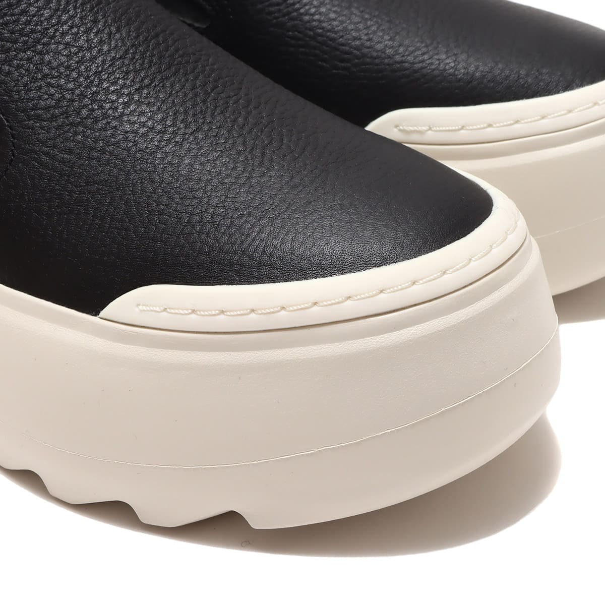 UGG MARIN MEGA SLIP ON Black / White 23SS-I