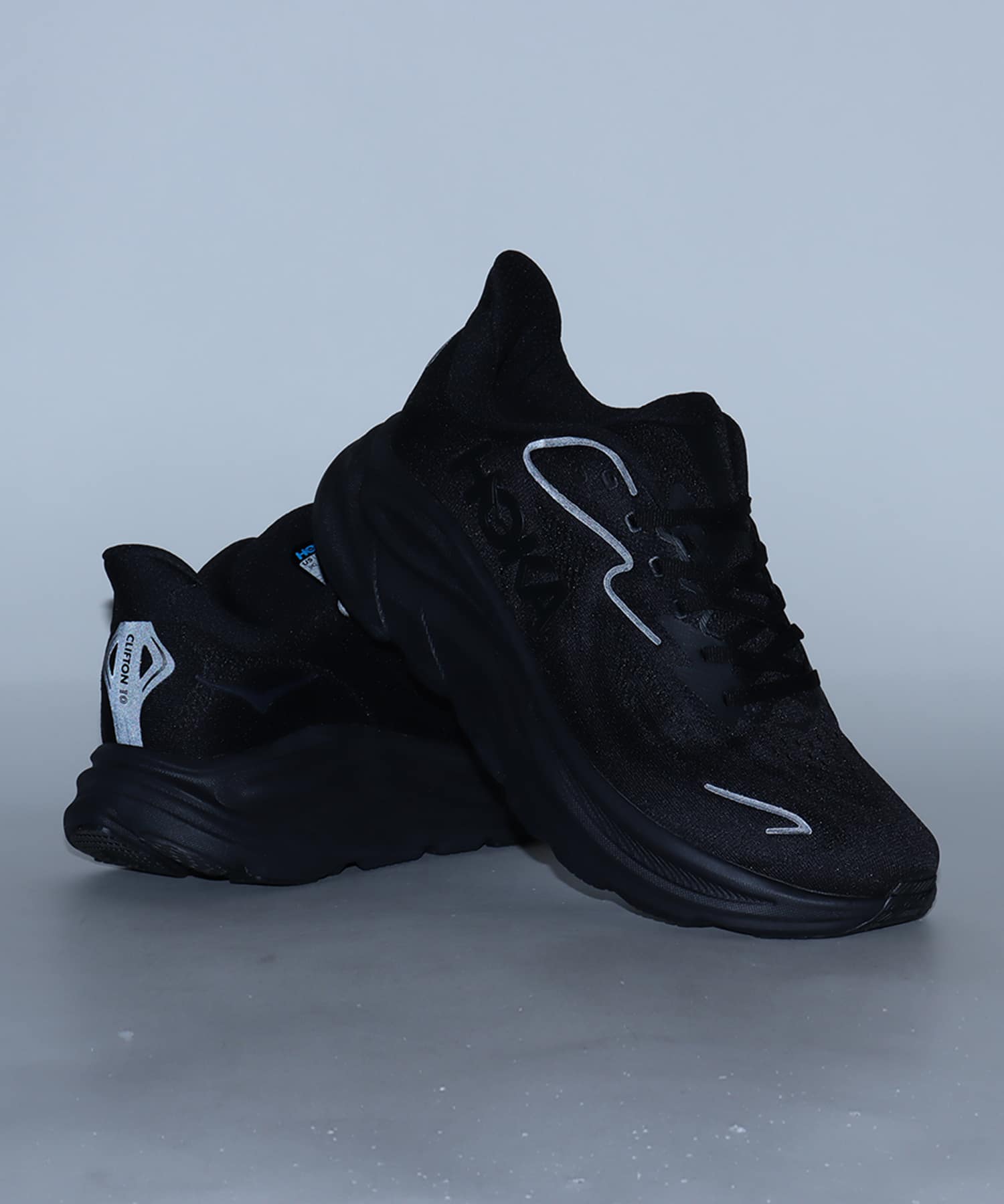 HOKA CLIFTON 10 BLACK / BLACKの画像