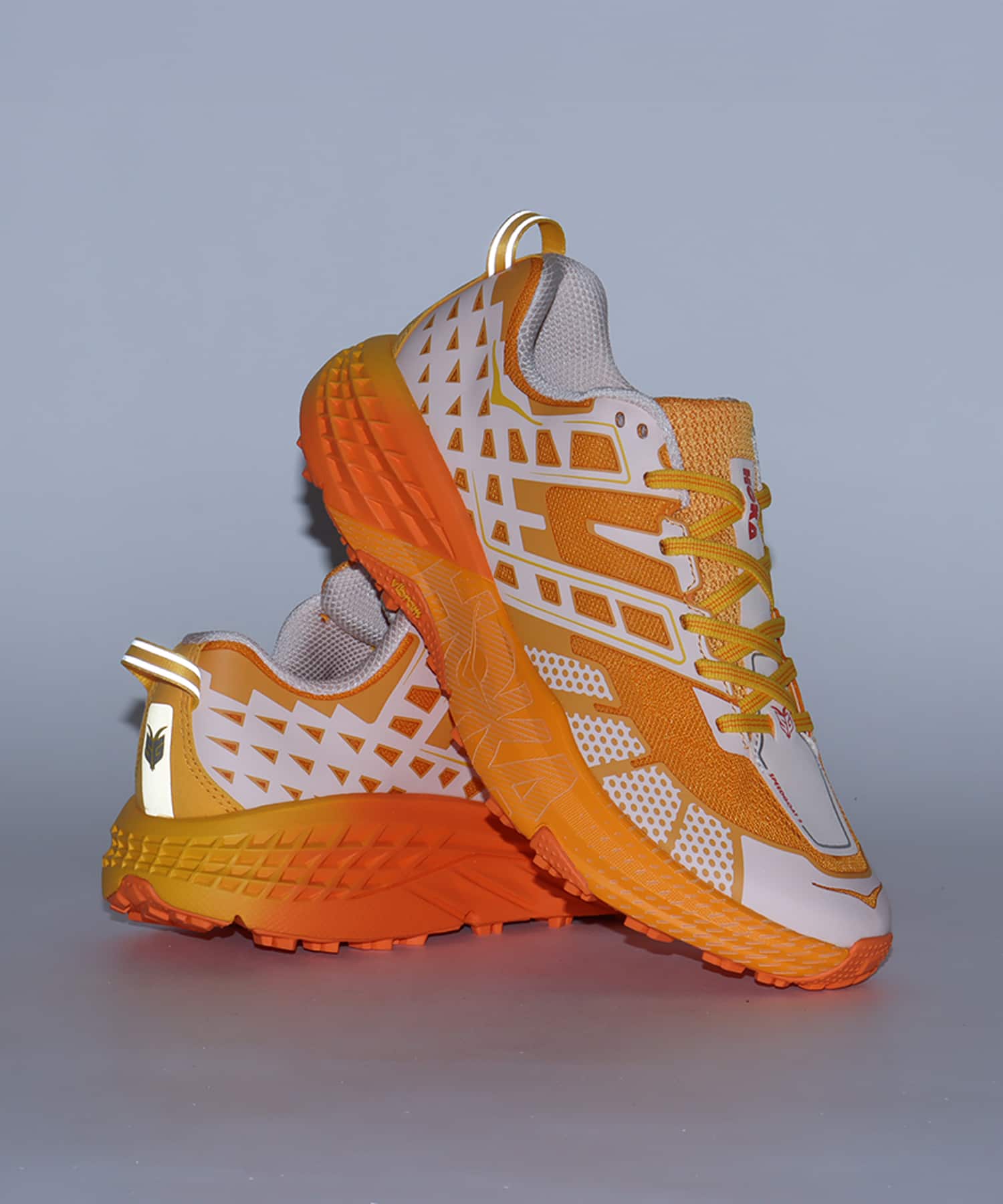 【 開梱 設置?無料 】 HOKA SPEEDGOAT スピードゴート CORAL（ホカ SUN / LIGHT DAWN 2 サーフィン・ボディボード