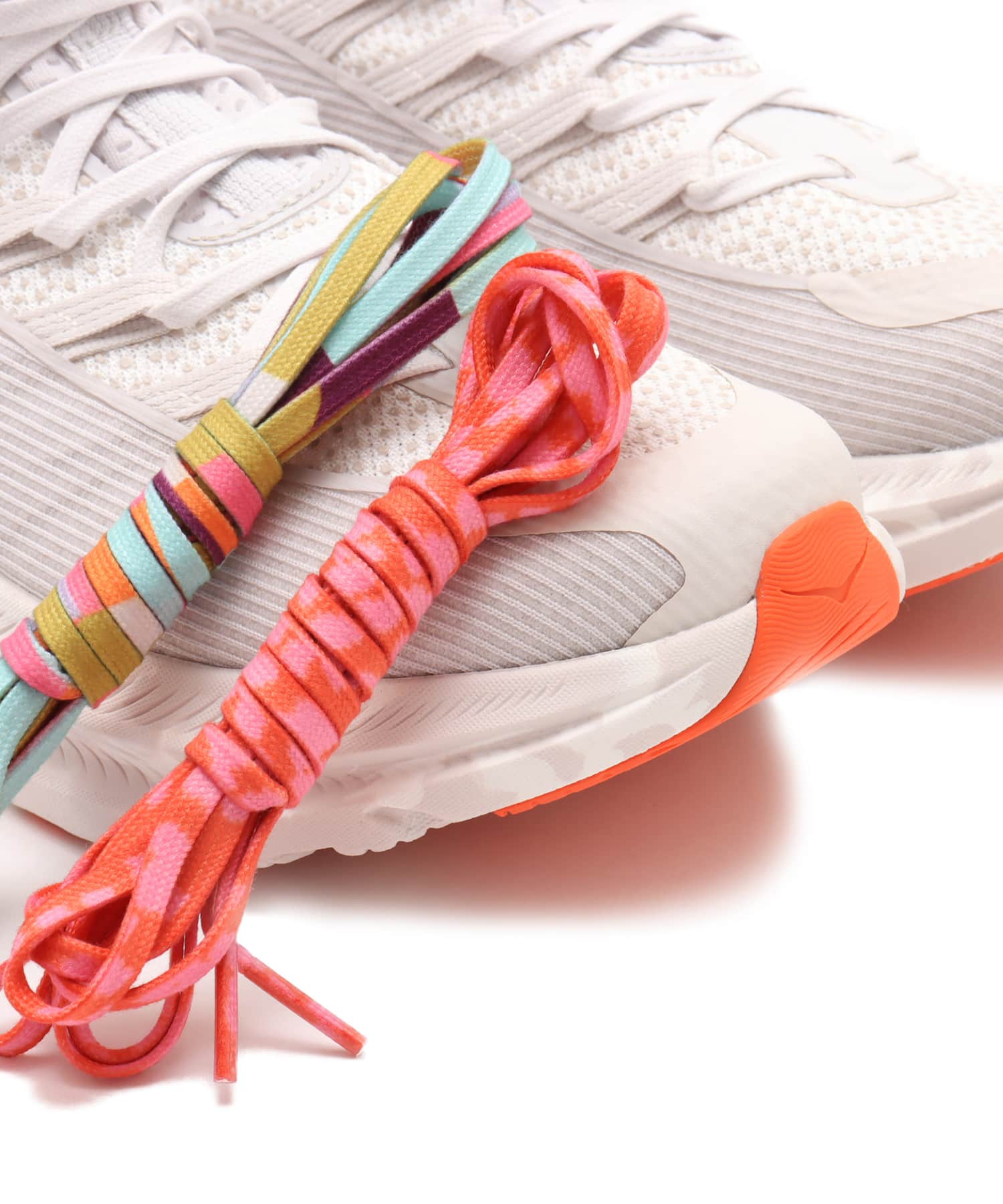 HOKA KAWANA MID STUDIO PROBA WHITE SAND / TANGERINE TANGOの画像